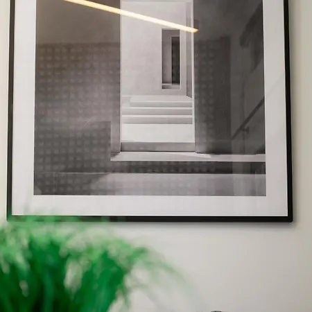 Three Doors Complex פליראקי