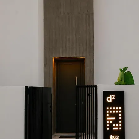 Three Doors Complex וילה פליראקי