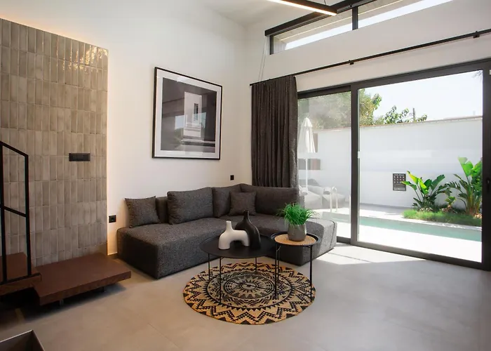 Three Doors Complex *