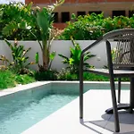 Three Doors Complex Vilă *