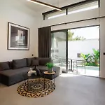 Vilă Three Doors Complex *