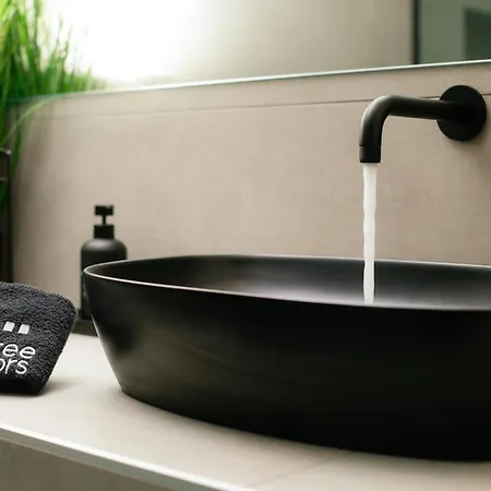 Three Doors Complex 别墅 法里拉基