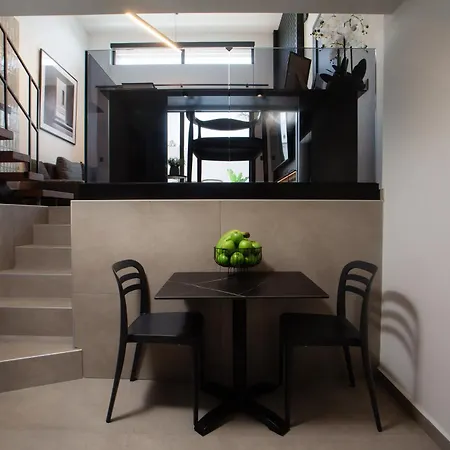 Three Doors Complex * 法里拉基