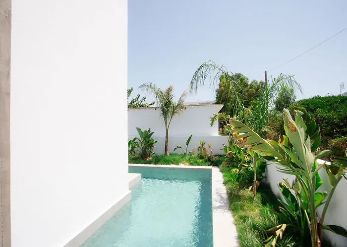 Three Doors Complex *