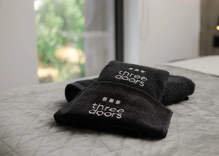 וילה Three Doors Complex פליראקי