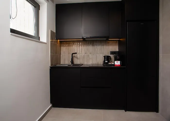 Three Doors Complex וילה פליראקי