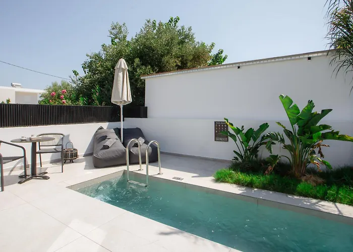 Villa Three Doors Complex *