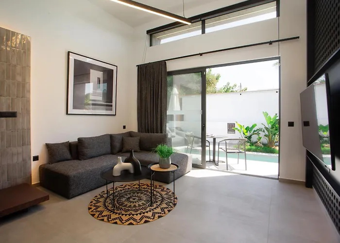 Villa Three Doors Complex *