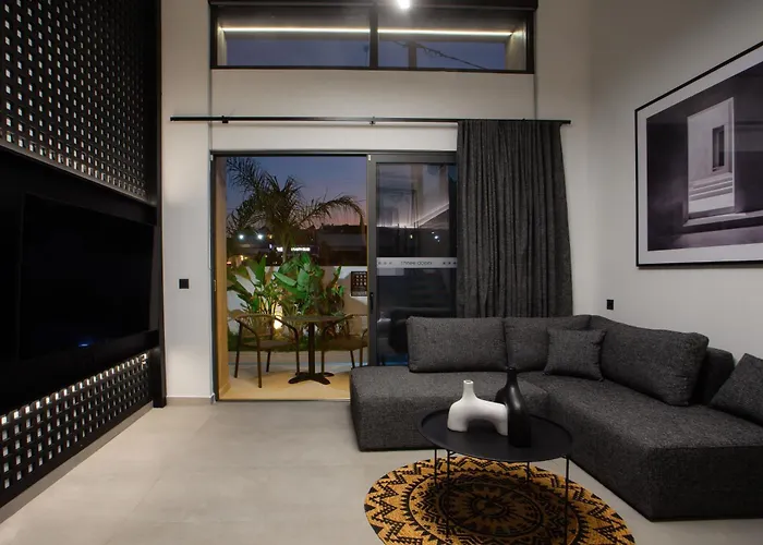 Three Doors Complex *