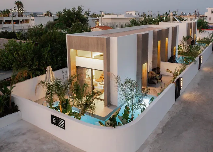 Three Doors Complex *